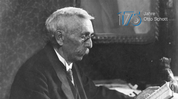 Otto Schott am Schreibtisch
