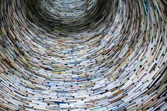 Turm aus Büchern